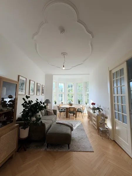 Altbau am Kreuzpfuhl: 115 m², 2 Zi, 2 Loggien, 2 Bäder & Aufzug — photo 1